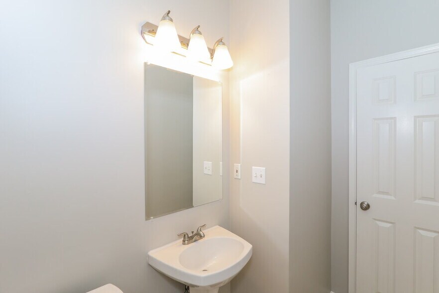 Building Photo - 2721 Misty Bay Dr