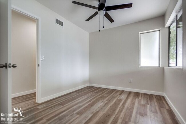 Building Photo - Charming 4Bdm 2Ba Home and Private Patio i...