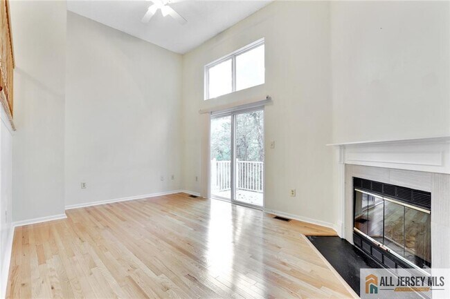 Building Photo - 140 S Barrow Pl