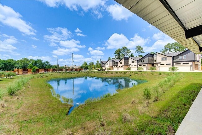 Building Photo - 13102 Honey Suckle Ridge Ln