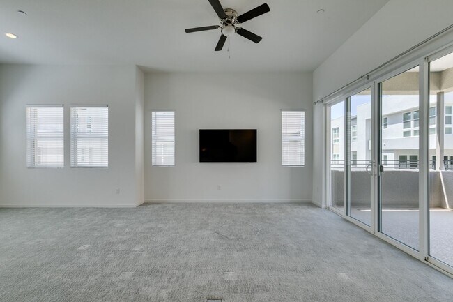 Building Photo - Stunning 4-Level Townhome in Inspirada | R...