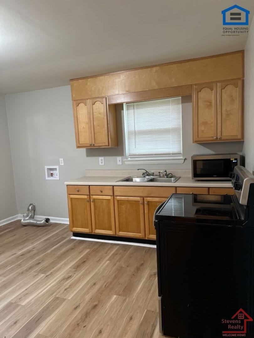 Building Photo - 1231 Helena Dr