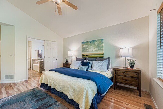 Building Photo - 5500 Clover Basin Dr