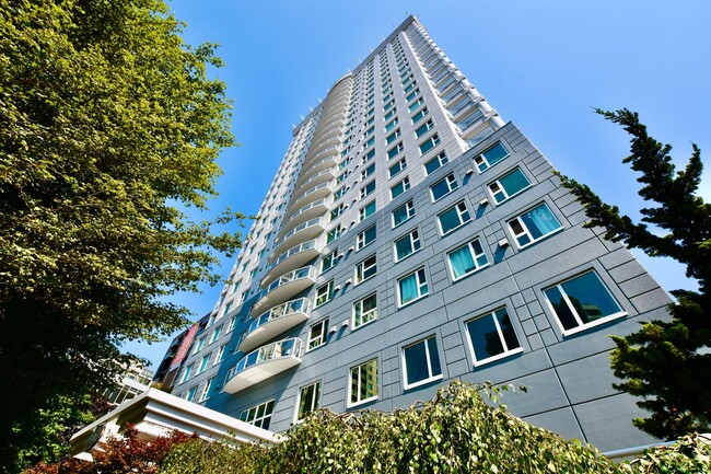 Building Photo - Stunning Belltown Penthouse w/ Ocean Views