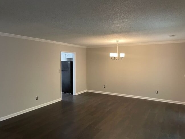 Building Photo - For Rent