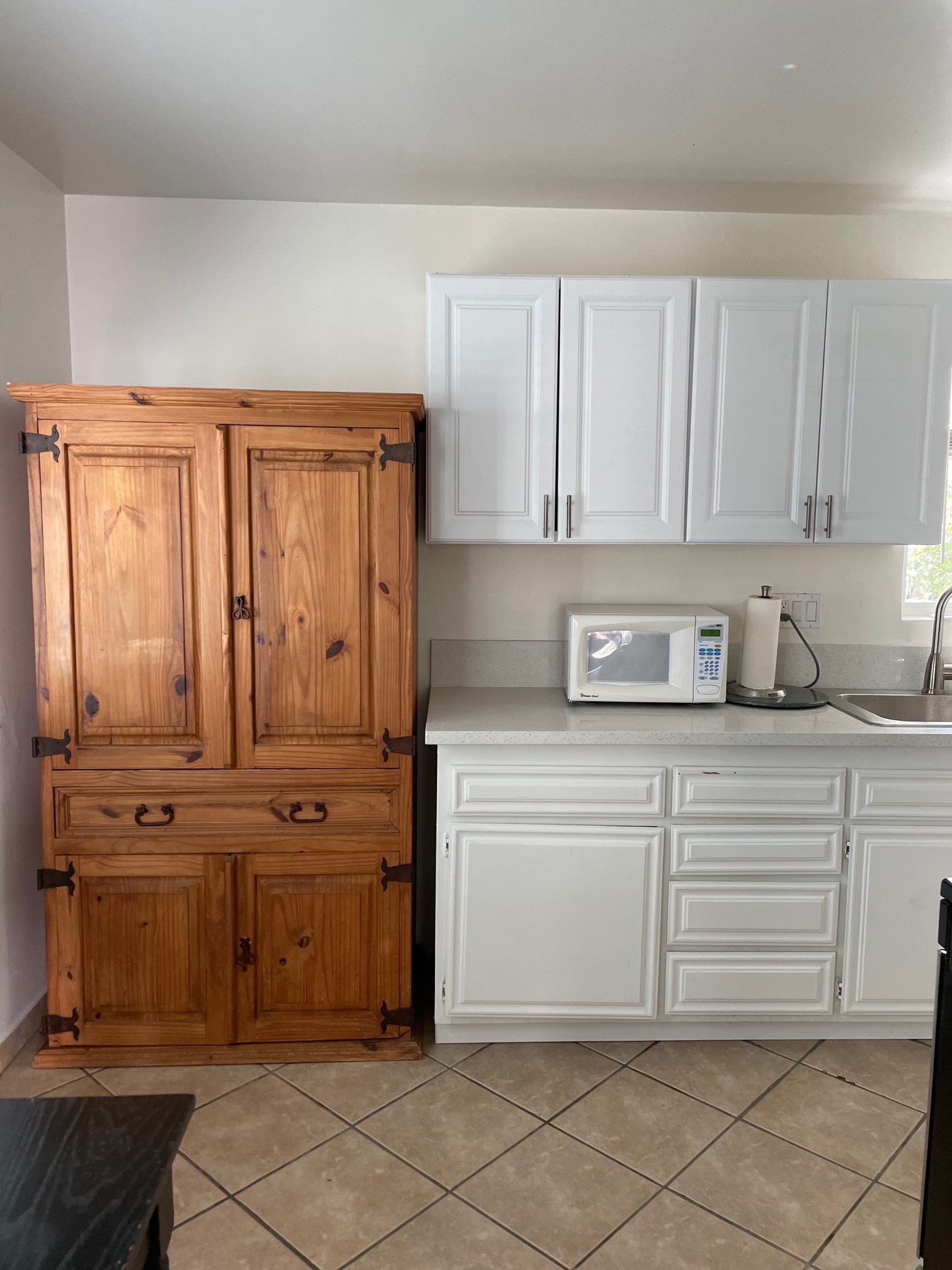 Kitchen view 3 - 610 Kentia Ave