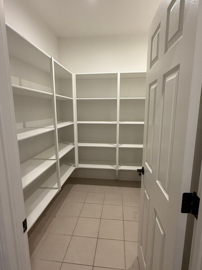 Building Photo - 1580 Blue Moon Ln