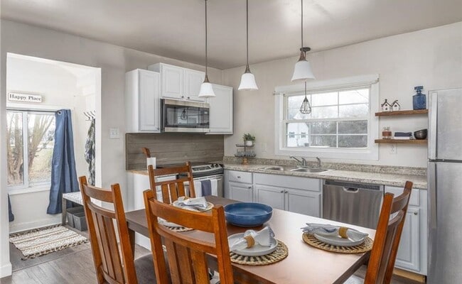 Building Photo - 2/ 1 Home for Rent!