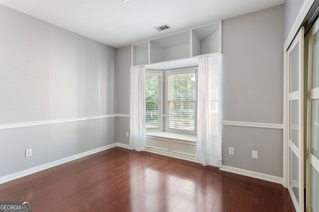 Building Photo - 2456 Tyne Terrace SE