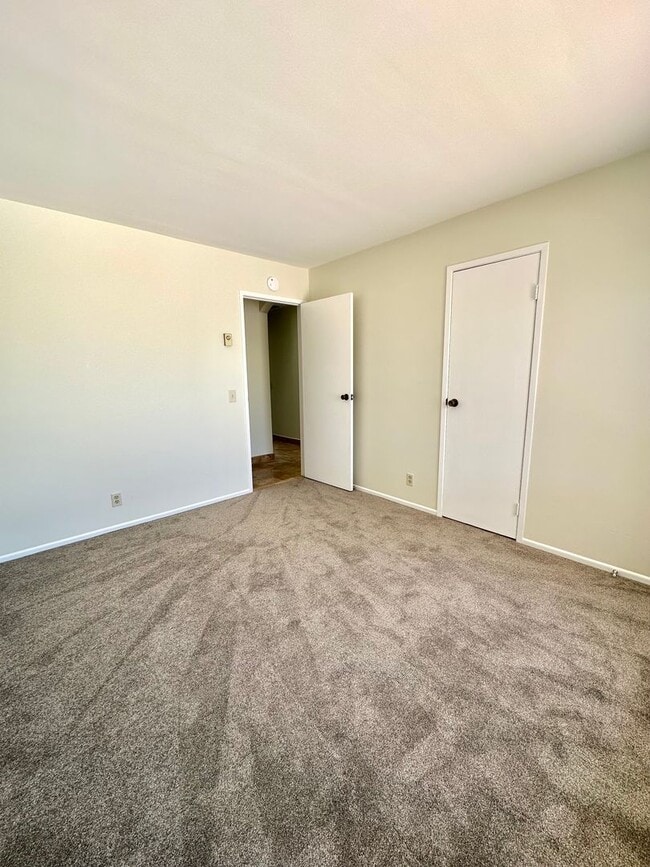 Building Photo - Desirable 4 bedroom home in Mountain View ...