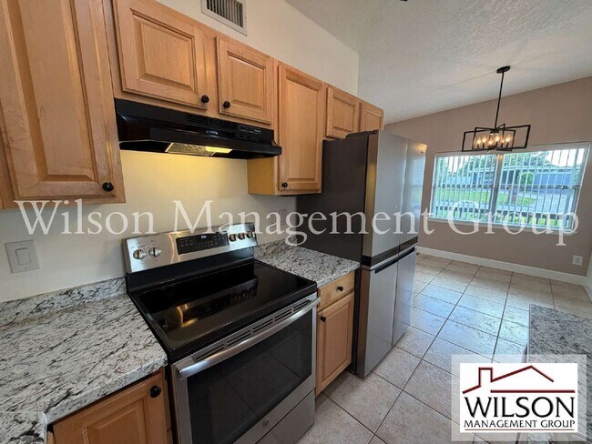 Building Photo - 4008 Montrose Ct
