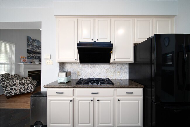 Building Photo - 20722 Fawnbrook Ct