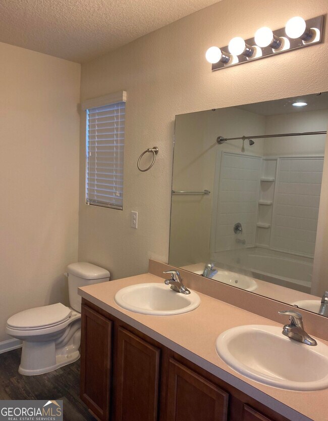 Building Photo - 314 Brooklet Cir
