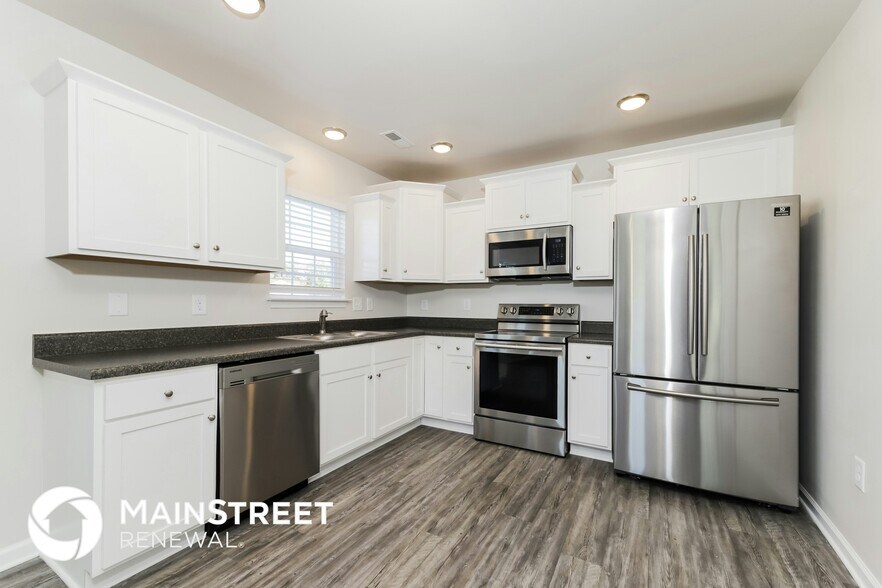 Building Photo - 6166 Brentwood Pk Dr