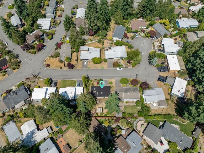 Building Photo - Beautifully Remodeled 3 Bed/2 Bath Edmonds...