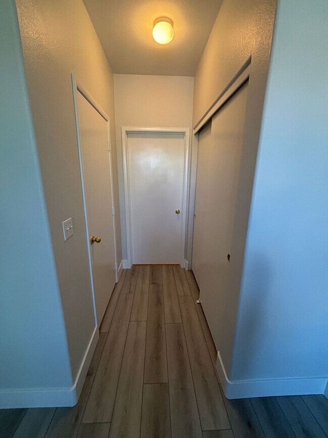 Building Photo - *CUTE 2 MASTER BEDROOM CONDO IN GATED COMMUNITY!!*