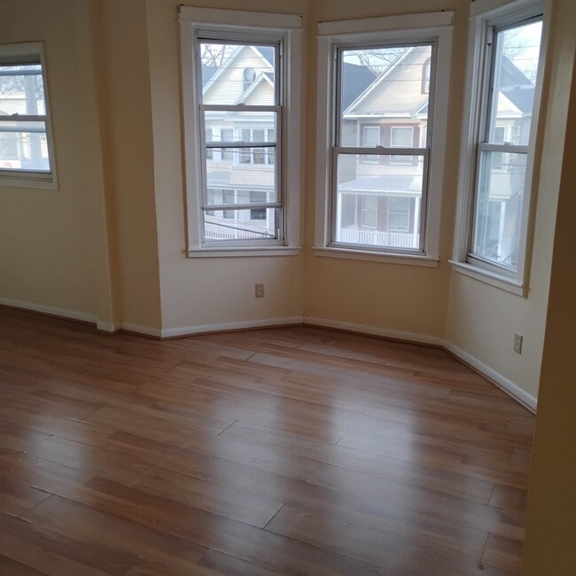 Building Photo - 452 A Hudson Ave
