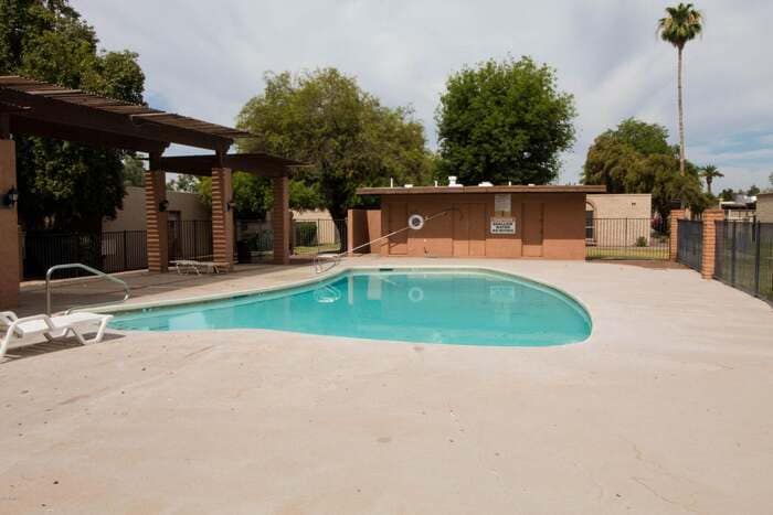 Building Photo - 6004 W Augusta Ave