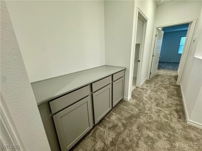Building Photo - 337 Laurel Peak Dr