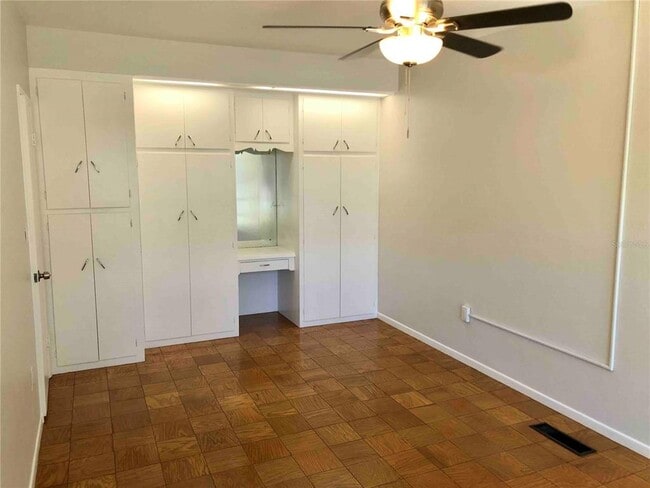 Building Photo - 2753 Valencia Dr
