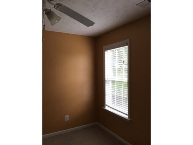 Building Photo - 6142 Tudor Pl