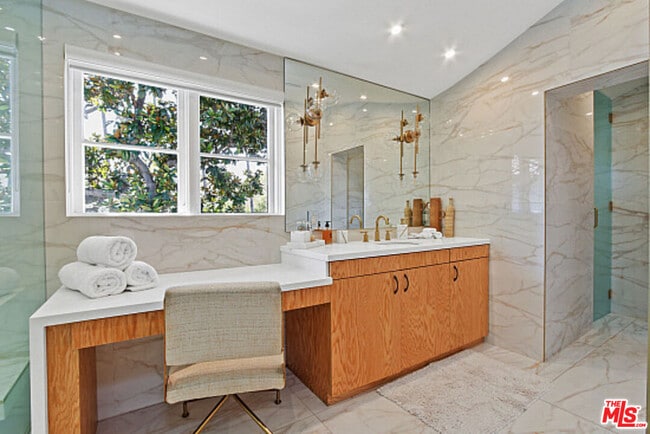 Building Photo - 9451 Sunset Blvd