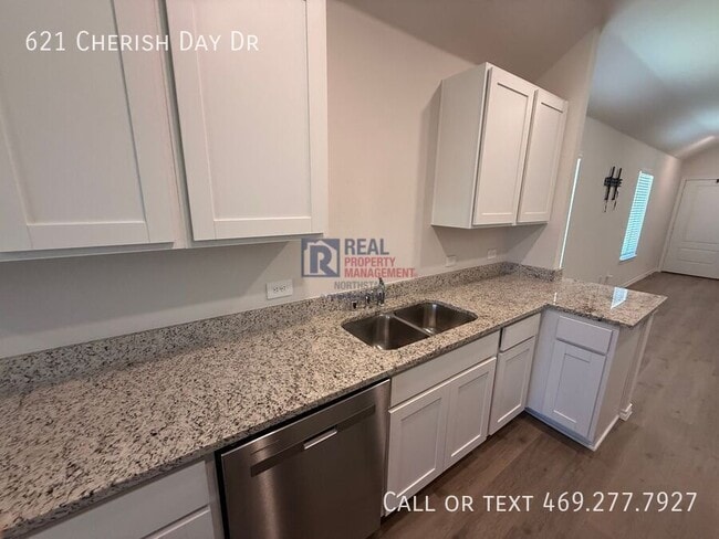 Building Photo - 621 Cherish Day Dr