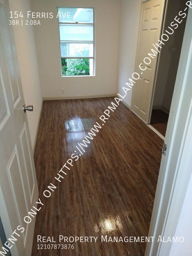 Building Photo - 154 Ferris Ave