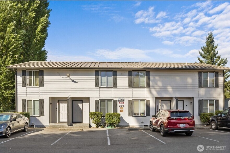 Building Photo - 429 37th St SE