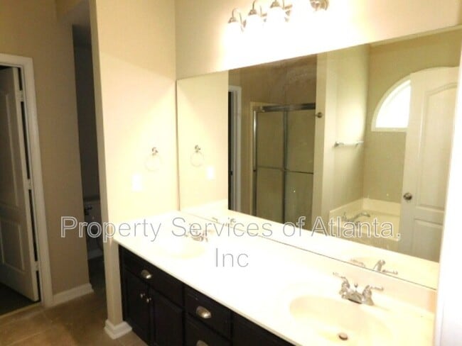 Building Photo - 101 Moss Pointe Dr