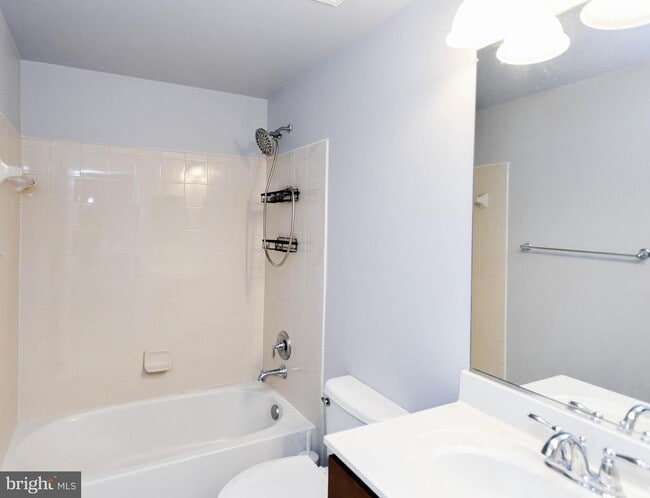 Building Photo - 608 Parkside Pl NE