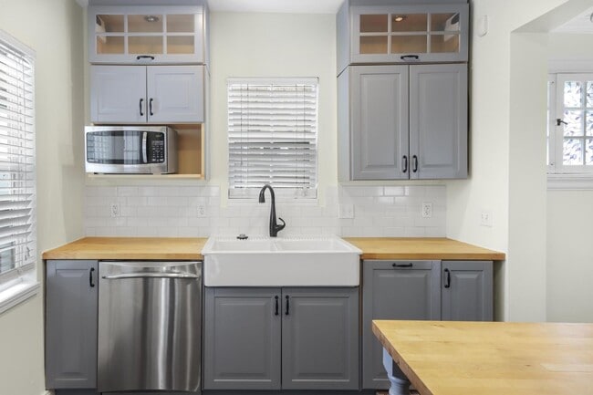 Building Photo - 1265 West Blvd