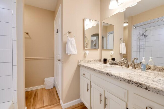 Building Photo - 16233 E Rosetta Dr