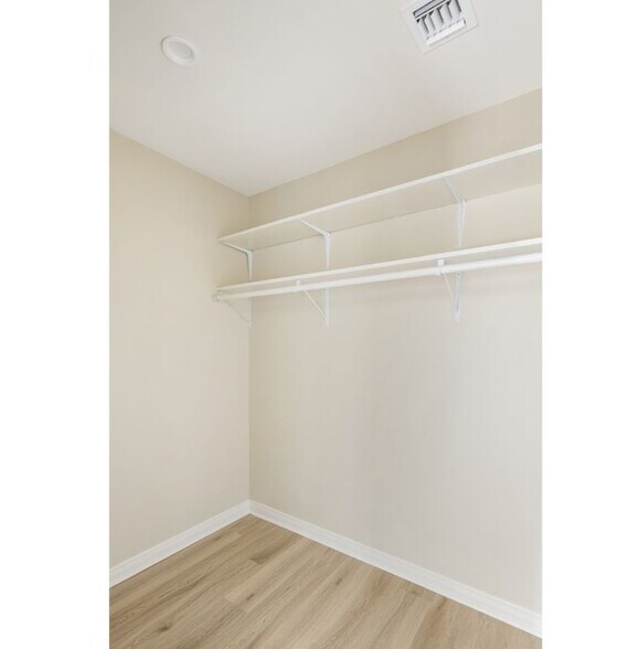 Building Photo - 3426 Bellevue Ave