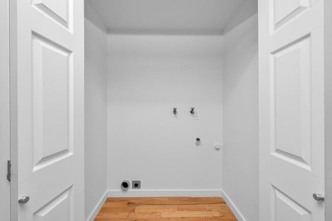 Building Photo - 9th Ct Duplex - AL-2402