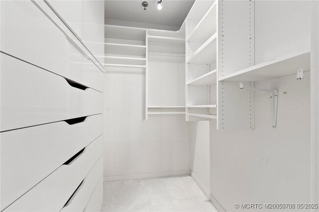 Building Photo - 9960 S Ocean Dr