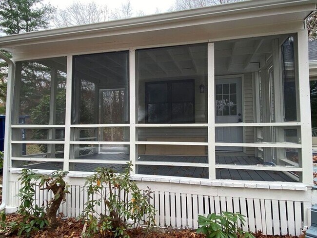 Building Photo - *****Johnston/Bishop Heights - Single Fami...