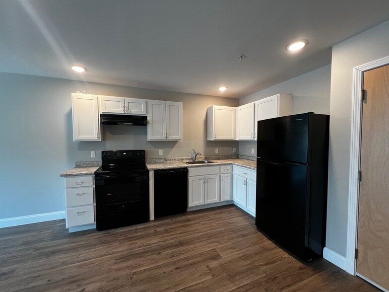 Building Photo - 197 Pearl St