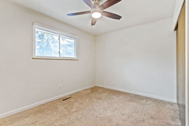 Building Photo - Updated 4-Bedroom Home