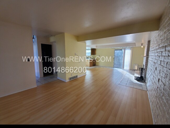 Building Photo - This property offers a NO DEPOSIT option a...