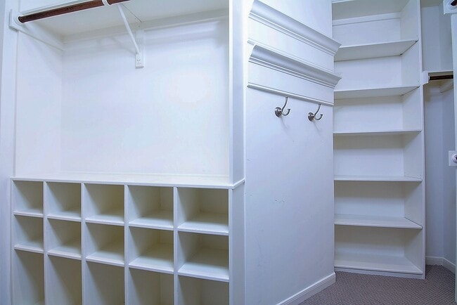 Building Photo - 1408 W Webster St