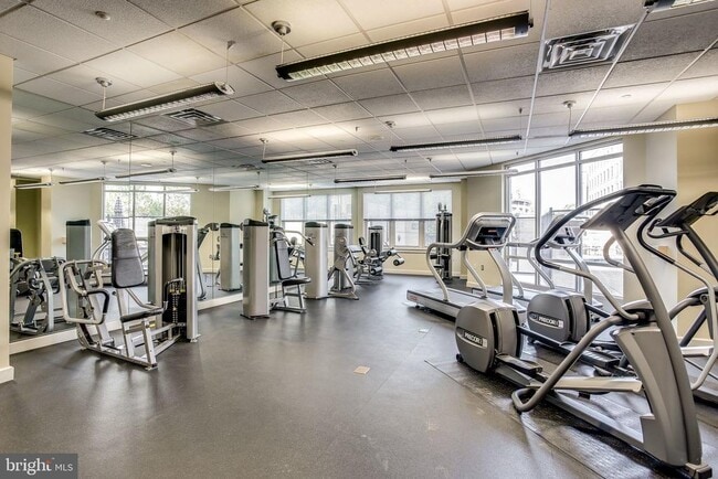 Building Photo - 11760 Sunrise Valley Dr