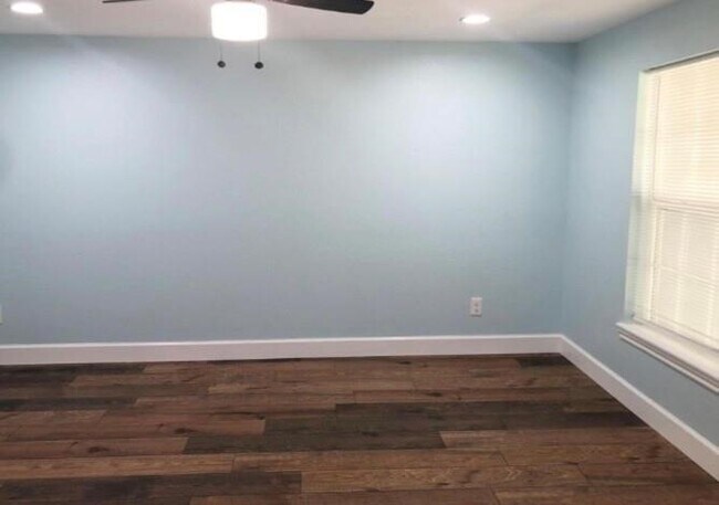 Building Photo - 1515 Co Rd 237