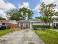 Building Photo - 204 A Miami St