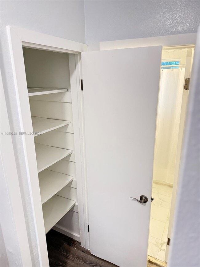 Building Photo - 145 S Shore Dr