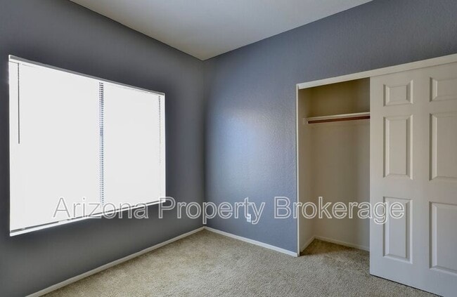 Building Photo - 1653 E Cindy St