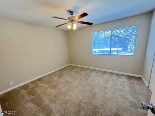 Building Photo - 2750 S Durango Dr
