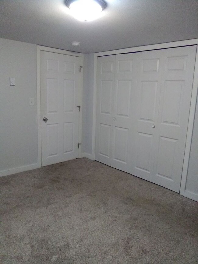 Building Photo - 406 S 11th St