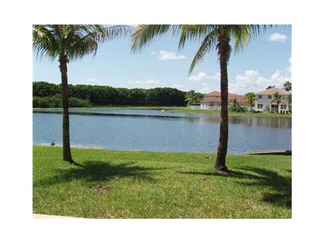 Building Photo - 920 Savannah Falls Dr