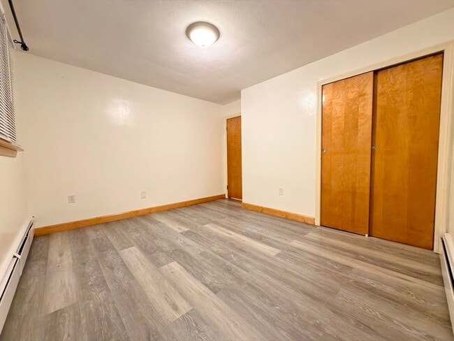 Building Photo - 45 Kinglet Dr